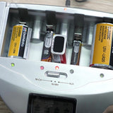 Chargeur de piles universel avec écran LCD - Livraison Offerte